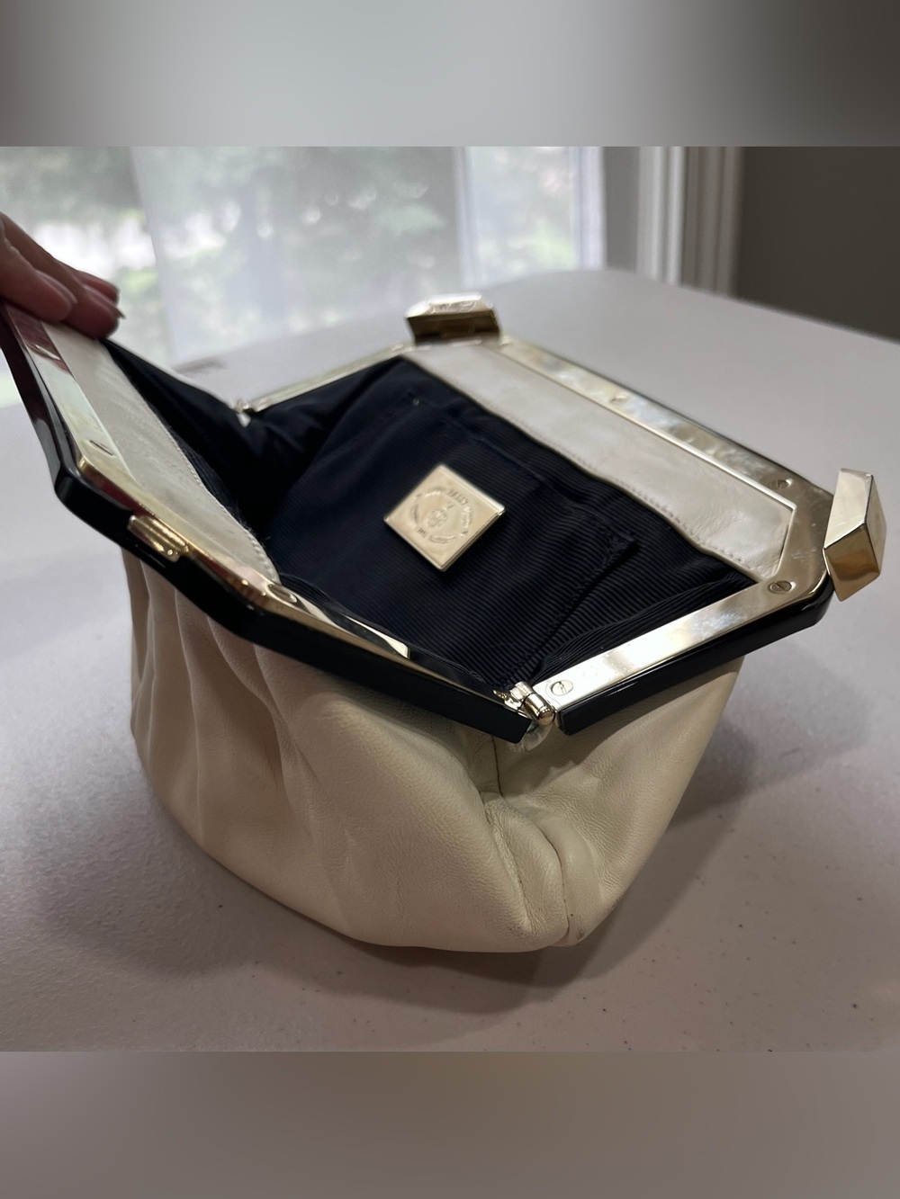 Bally Vintage Ivory Leather Frame Clutch Bag Black Resin Frame Gold Hardware - Picture 5 of 10